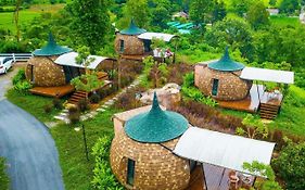 2Someplace Resort